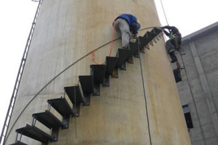 汕尾烟囱安装旋转梯焊接安装技术-铁岭