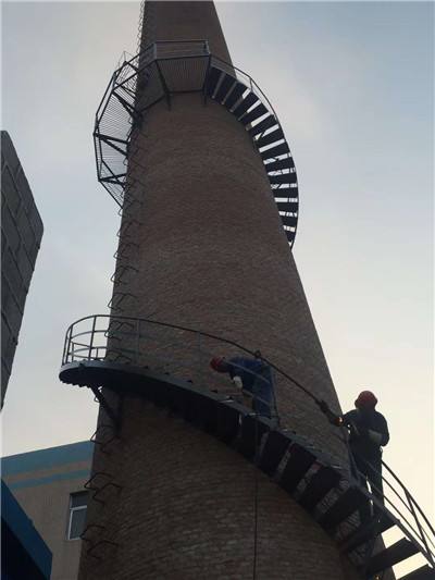 烟囱安装旋转梯作业技术与施工方法