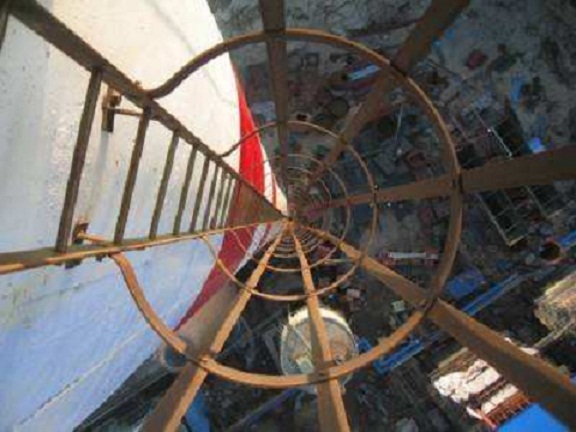 烟囱安装爬梯施工技术工序
