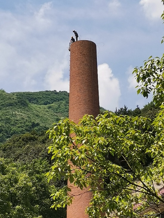 宜宾烟囱拆除公司:专业与安全并重的卓越之道